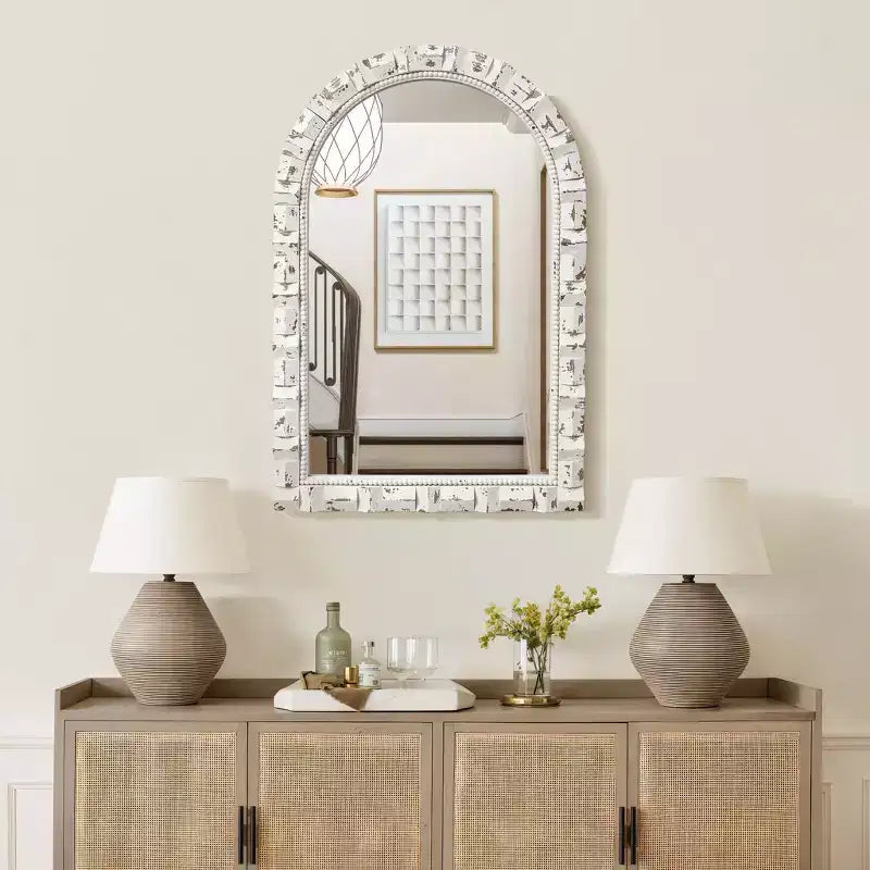 Specchio da parete rettangolare ad arco bianco invecchiato alto 91 cm, decorativo e da toeletta