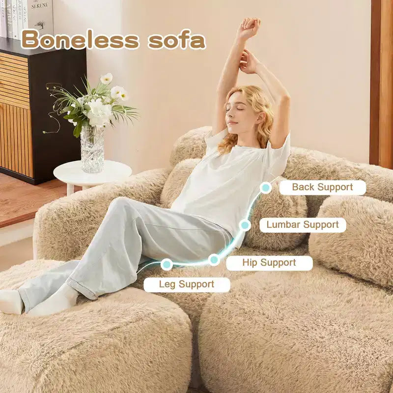 Questo divano a tre posti con poggiapiedi, imbottito con schiuma ad alta densità 32D, non richiede montaggio ed è dotato di una base antiscivolo, il che lo rende la scelta ideale per il soggiorno o la sala home theater.