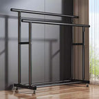 Appendiabiti Doppio con Ruote Heavy Duty - Doppie Barre Appendigruccia e Ripiano Inferiore per Organizzazione Domestica