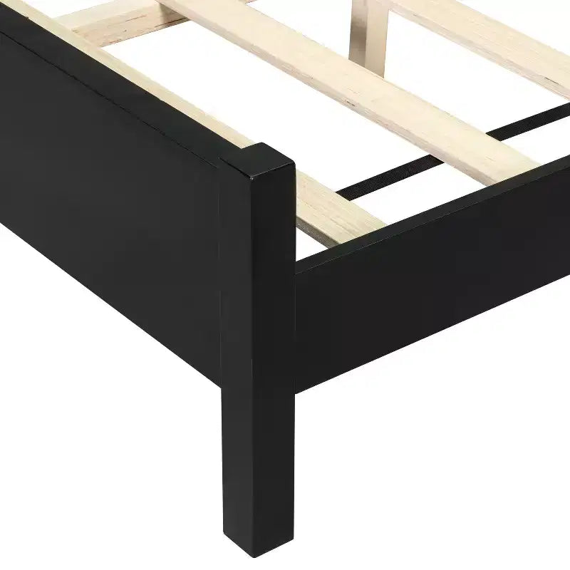 Letto matrimoniale contemporaneo in legno con testiera imbottita in rattan