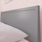 Struttura letto matrimoniale Queen, letto a piattaforma classico in legno massello con testiera a pannelli per bambini